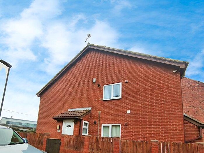 2 Bedroom Flat To Rent In West Market Street, Morpeth, NE61