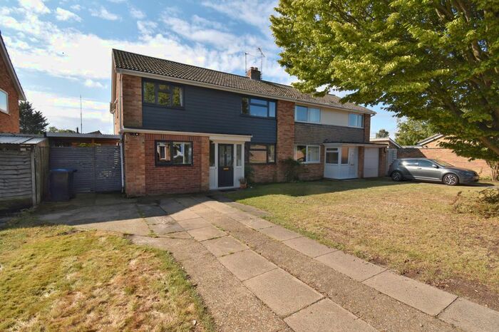 4 Bedroom Semi-Detached House To Rent In Maple Close, Bottisham, Cambridge, CB25