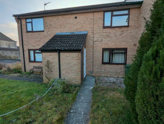 1 Bedroom Apartment To Rent In Weavers Crofts, SN12