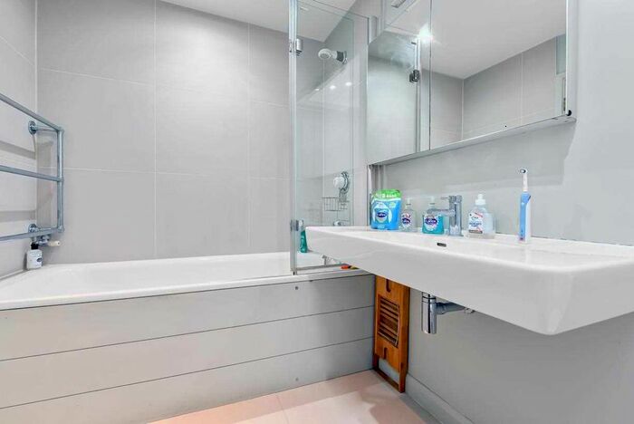 1 Bedroom Flat To Rent In Caxton Street, London, SW1H