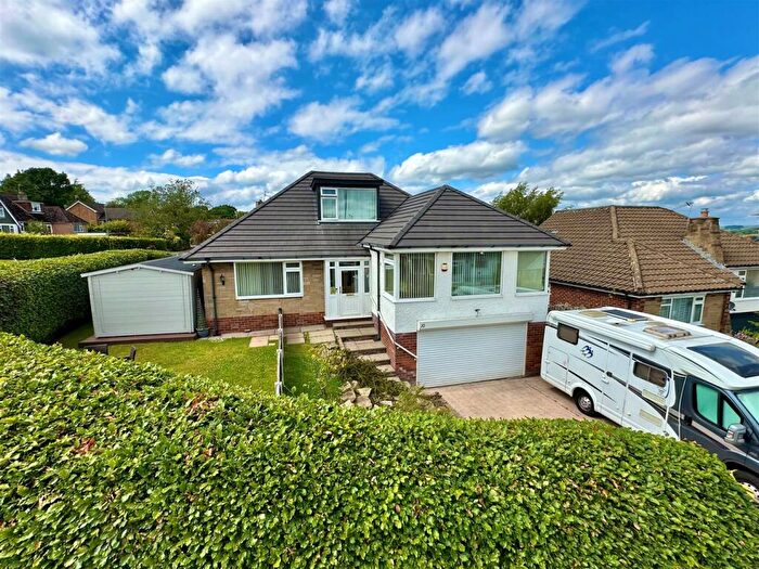 3 Bedroom Detached House For Sale In Martlet Avenue, Disley, Stockport, SK12
