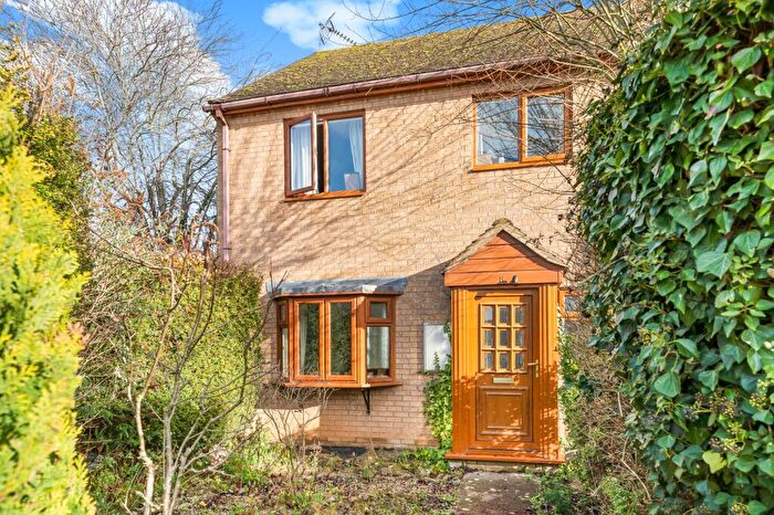 3 Bedroom Terraced House For Sale In Weavers Close, Witney, OX28