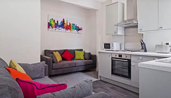 5 Bedroom Terraced House To Rent In Bentinck Road, Radford, Nottingham, NG7