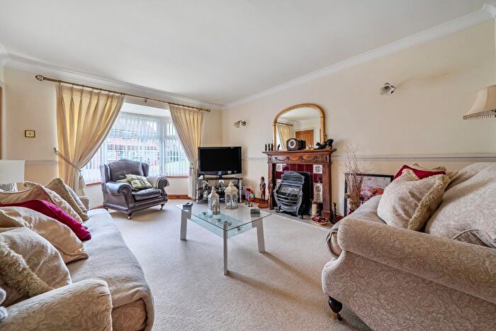 4 Bedroom Detached House For Sale In Sapphire Ridge, Waterlooville, PO7