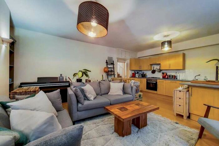 1 Bedroom Flat To Rent In Nassau Street, Fitzrovia, W1W