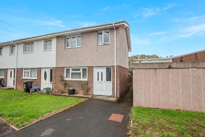3 Bedroom End Of Terrace House For Sale In Masefield Way, Bristol, BS7