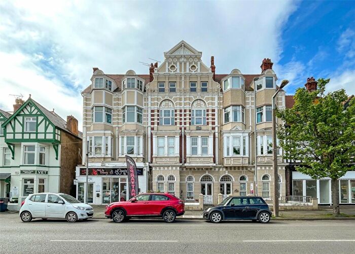 2 Bedroom Flat For Sale In Mostyn Avenue, Llandudno, LL30