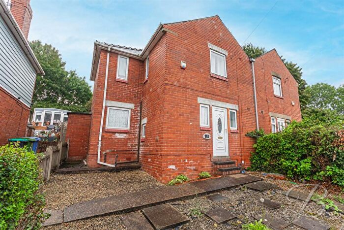 3 Bedroom Semi-Detached House For Sale In Wordsworth Avenue, Mansfield Woodhouse, Mansfield, NG19