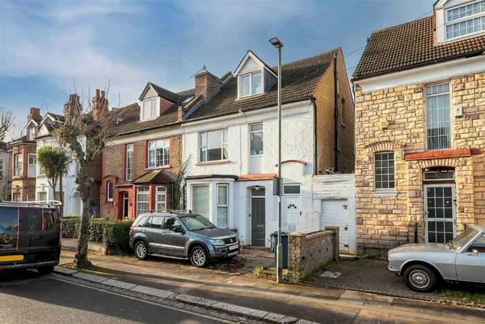 2 Bedroom Flat To Rent In Elm Grove, London, NW2