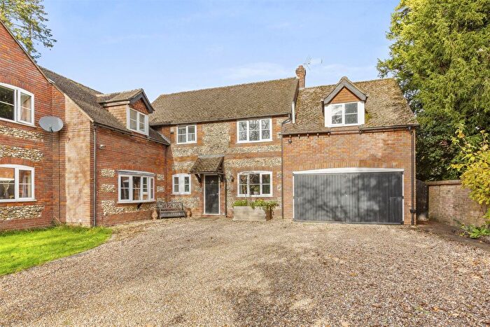 5 Bedroom Property For Sale In Richard Gardens, Totteridge Common, High Wycombe, HP13