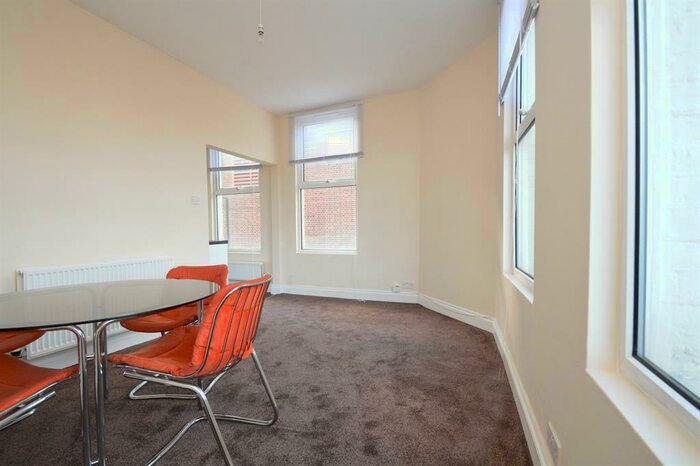 1 Bedroom Apartment To Rent In Bethnal Green Road, London, E2