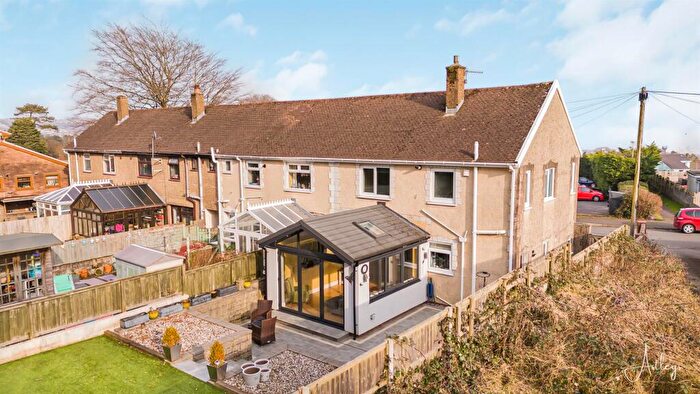 3 Bedroom End Of Terrace House For Sale In Linden Avenue, West Cross, Swansea, SA3