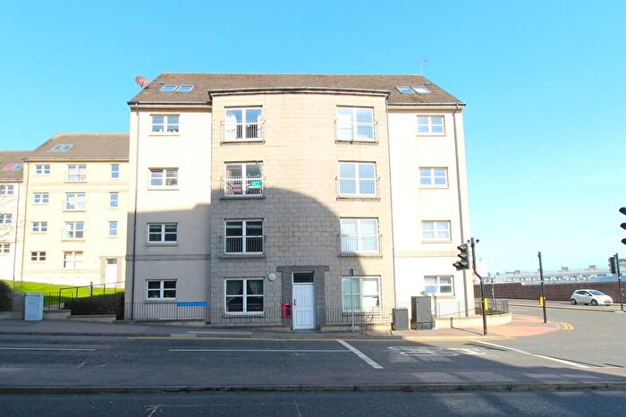 2 Bedroom Flat To Rent In Affleck Street, Mid Floor Flat, AB11