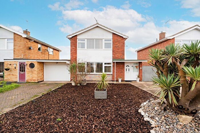 3 Bedroom Link Detached House For Sale In Westland Road, Oulton Broad South, NR33