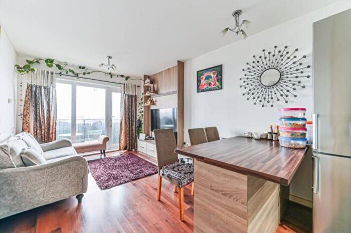 2 Bedroom Apartment To Rent In Whitestone Way, Croydon, CR0