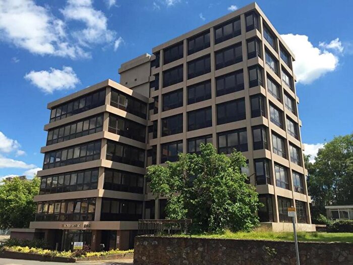 2 Bedroom Apartment To Rent In Hanover House, Kings Road, Reading, RG1