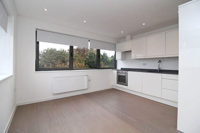 1 Bedroom Flat To Rent In Hubert Road, CM14