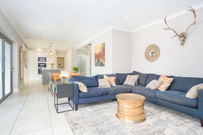 4 Bedroom Detached House For Sale In Sidney Road, Walton-On-Thames, KT12