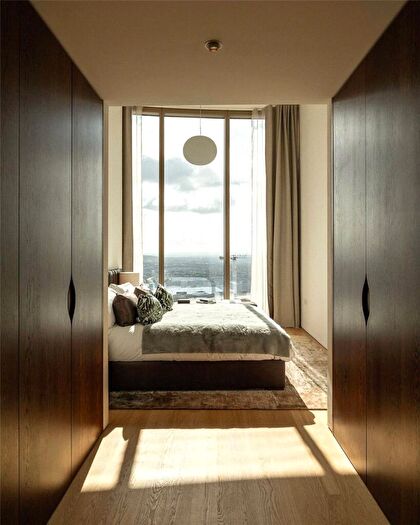 2 Bedroom Penthouse For Sale In One Park Drive, Canary Wharf, E14