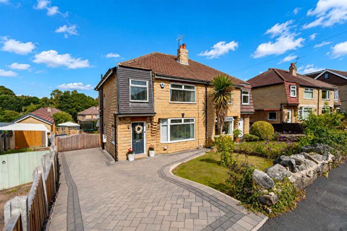 3 Bedroom Semi-Detached House For Sale In Buckstone Oval, Alwoodley, LS17