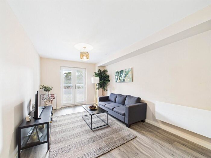 2 Bedroom Apartment To Rent In City Road, Manchester, M15