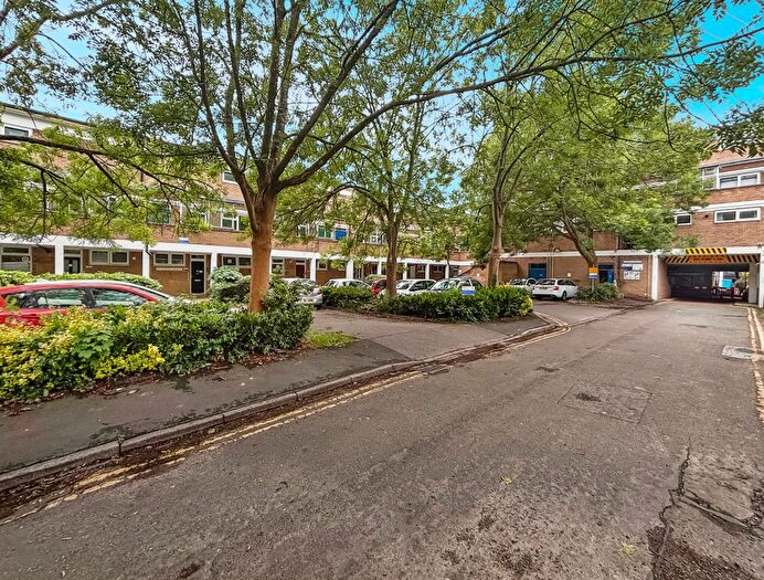 2 Bedroom Maisonette For Sale In Bermuda Road, Cambridge, CB4