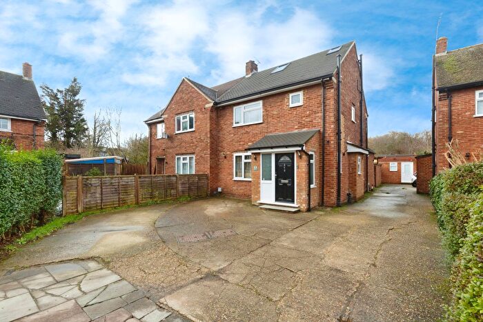 5 Bedroom Semi Detached House For Sale In Melrose Close, Greenford, UB6