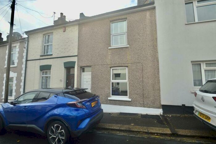 2 Bedroom House To Rent In Wykeham Street, Strood, Rochester, ME2