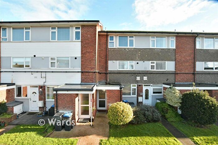 2 Bedroom Maisonette For Sale In Magdalen Court, Broadstairs, Kent, CT10