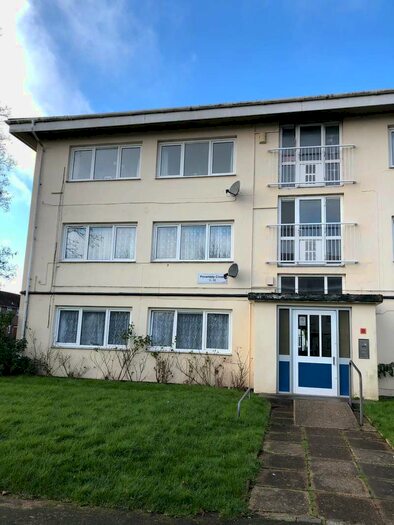 2 Bedroom Apartment To Rent In Pevensey Close, Southampton, SO16