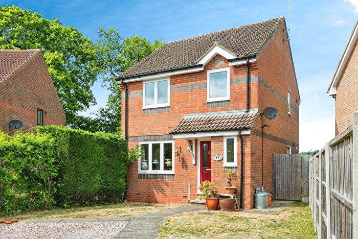 3 Bedroom Detached House For Sale In Thepps Close, South Nutfield, Redhill, Surrey, RH1