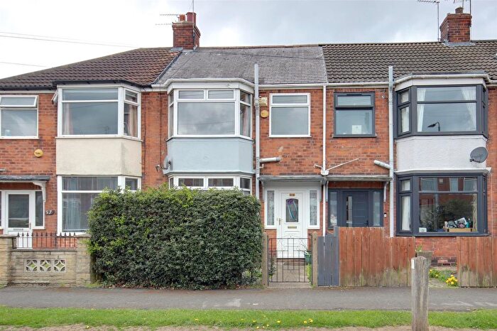 3 Bedroom Terraced House For Sale In Keswick Gardens, Hull, HU6