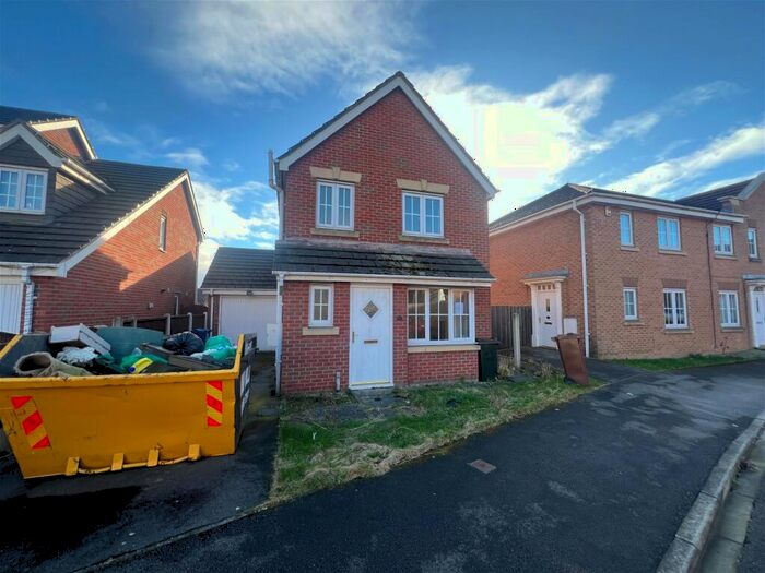 3 Bedroom Detached House To Rent In Pennyfields, BoltonUponDearne