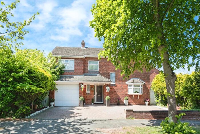 4 Bedroom Detached House For Sale In Tweed Drive, Bletchley, Milton Keynes, MK3