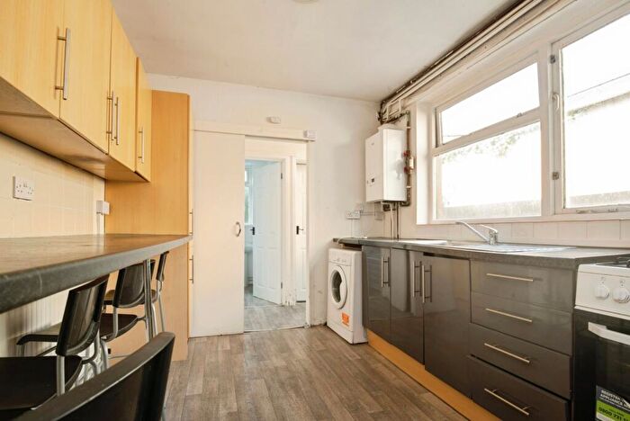 3 Bedroom House To Rent In Bedford Street, Cardiff, CF24