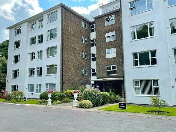 2 Bedroom Flat To Rent In Western Road, Bournemouth, BH13
