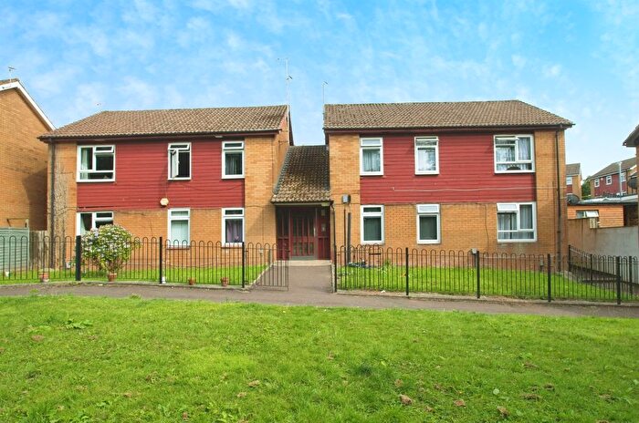 2 Bedroom Flat For Sale In Brynheulog, Pentwyn, Cardiff, CF23