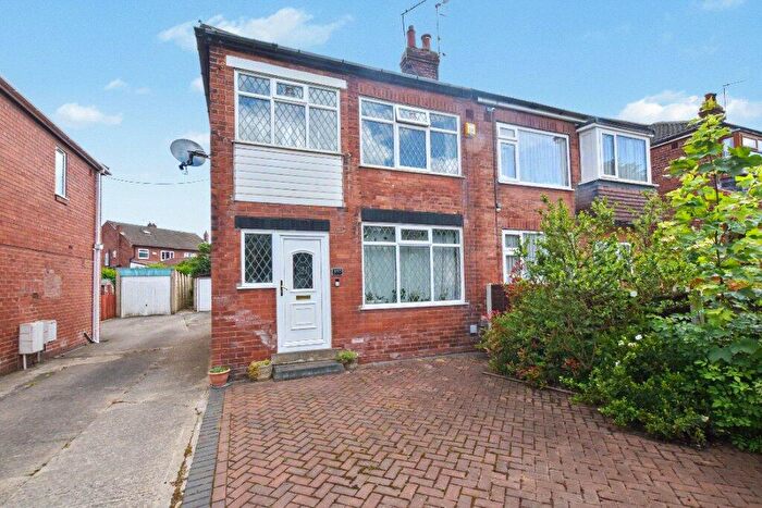 3 Bedroom Semi-Detached House For Sale In Whitehall Road, New Farnley, Leeds, LS12