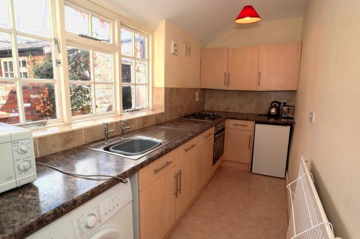 2 Bedroom Terraced House To Rent In Langworthgate, Lincoln, LN2