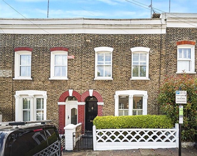 3 Bedroom Terraced House For Sale In Elverson Road, London, SE8