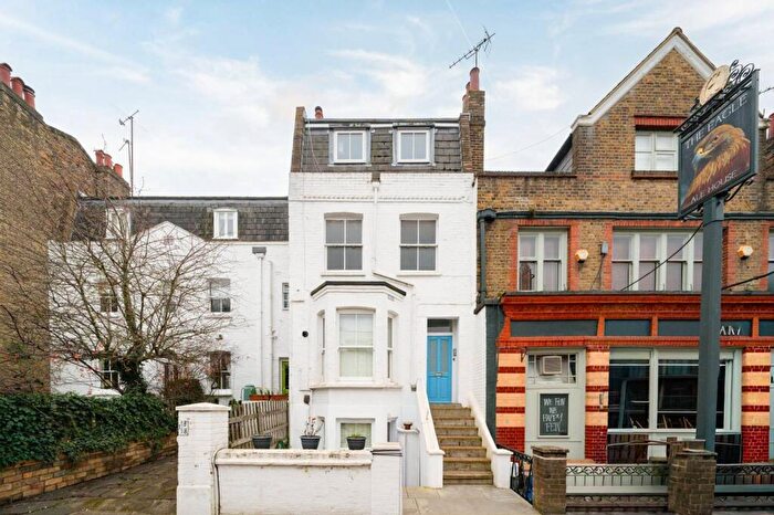 3 Bedroom Flat For Sale In Chatham Road, Battersea, London, SW11