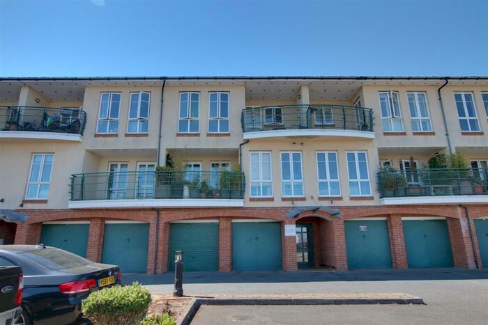 2 Bedroom Flat To Rent In Mariners Wharf, Fort Road, Newhaven, BN9