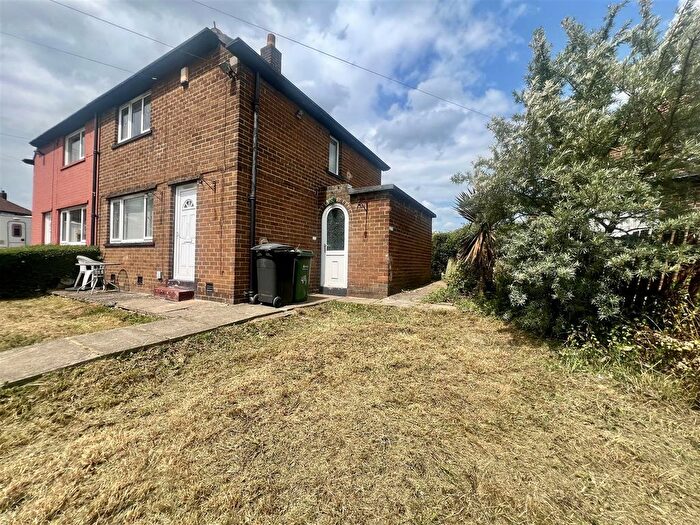 2 Bedroom Property To Rent In Acres Hall Crescent, Pudsey, LS28