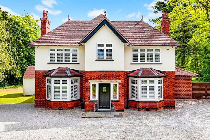 4 Bedroom Detached House For Sale In Lowdham Road, Gunthorpe, NG14