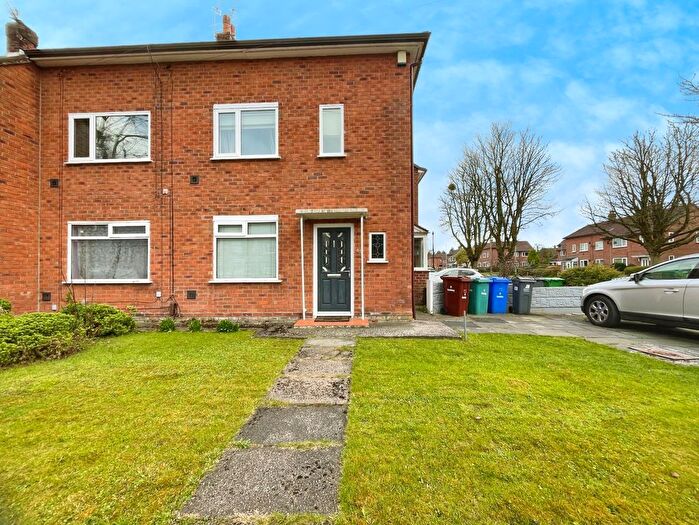 2 Bedroom Flat For Sale In Cornishway, Manchester, Manchester, M22