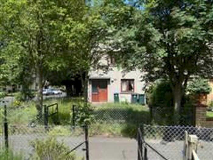 2 Bedroom Flat To Rent In Dunsinane Drive, Perth, PH1