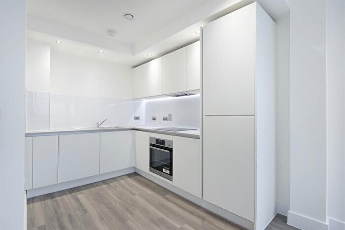 2 Bedroom Flat To Rent In Thames Road London, Thames, E16