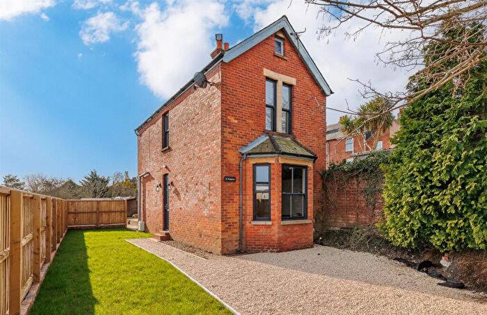 3 Bedroom Detached House For Sale In Cowes, Isle Of Wight, PO31