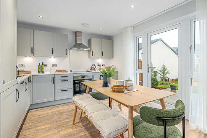 4 Bedroom Detached House For Sale In Bannerman Cruick, Edinburgh, EH17