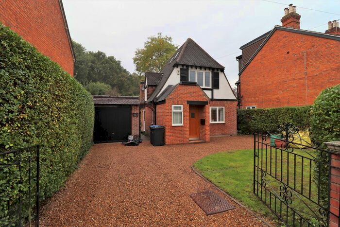 3 Bedroom Detached House To Rent In Chertsey Road, Addlestone, Surrey, KT15